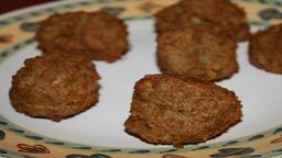 Crocchette di lenticchie con crema di melanzane